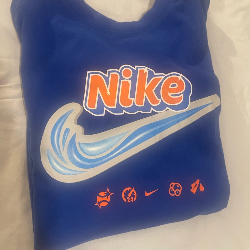Nike Dri-FIT Tee in Navy and Yellow